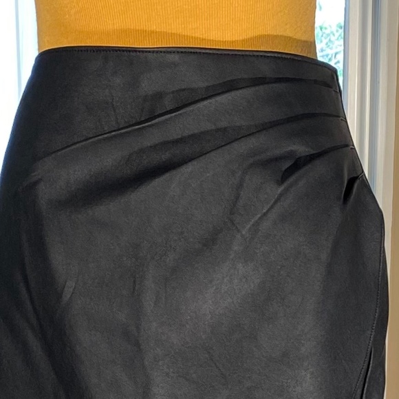 NWT Vegan Leather Mini Ruched Skirt - Picture 11 of 13